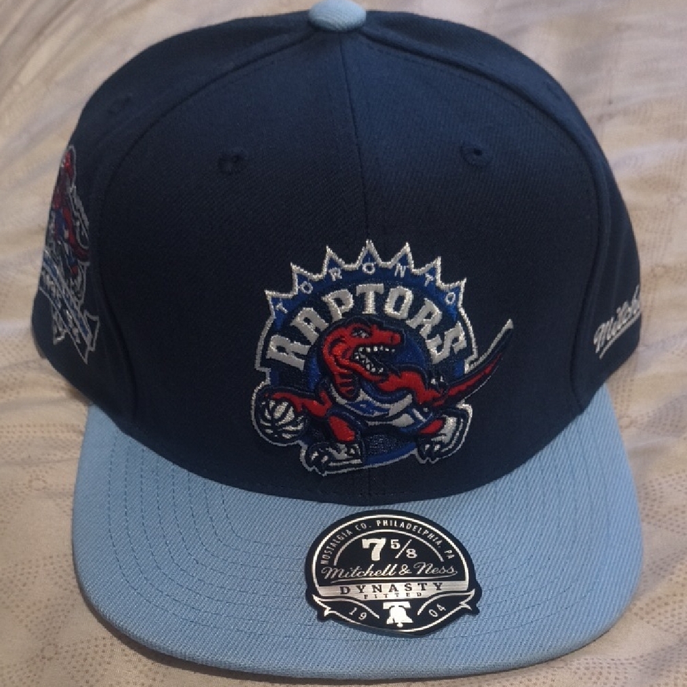 7 5/8 Mitchell & Ness Raptors Navy and Light Blue Cap